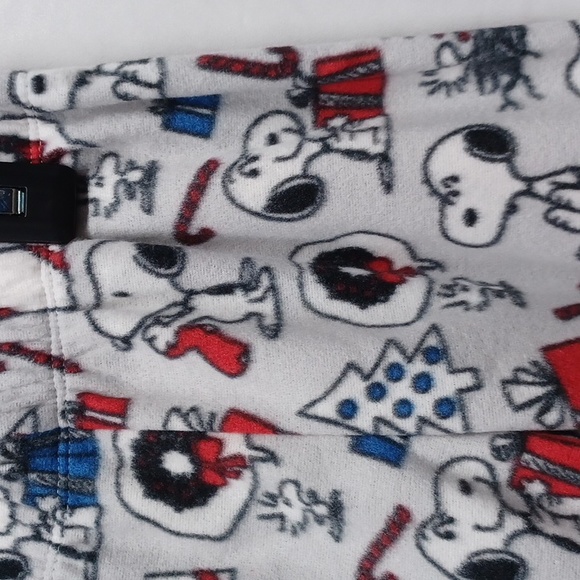 Munki Munki Matching Toddler Snoopy Holiday Family Pajama Set - Picture 5 of 7